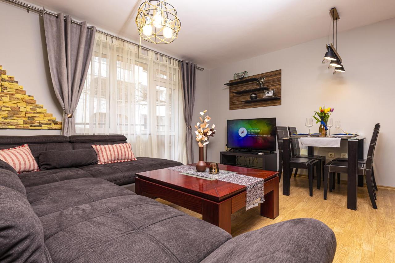 1Bd Apartment - 5 Mins To The City Centre By Flat Mаnager Plovdiv Esterno foto